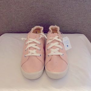 Time and Tru Sneakers